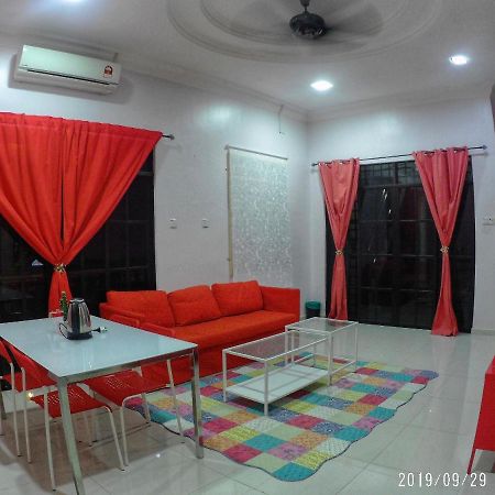 Holiday Homestay Dungun Bagian luar foto