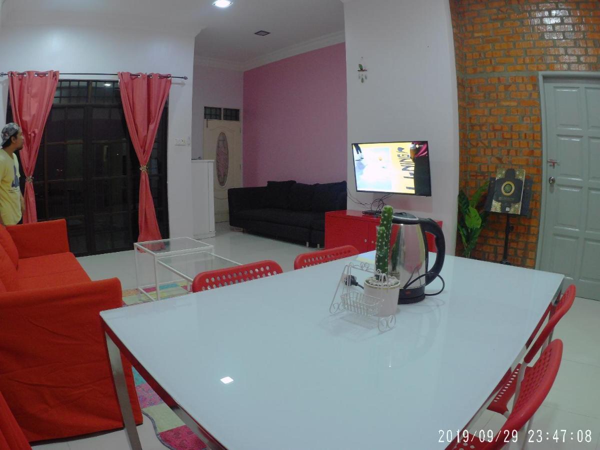 Holiday Homestay Dungun Bagian luar foto